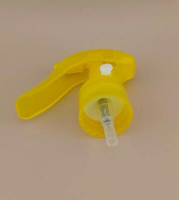 Bình xịt kích hoạt mini màu vàng để vệ sinh gia đình