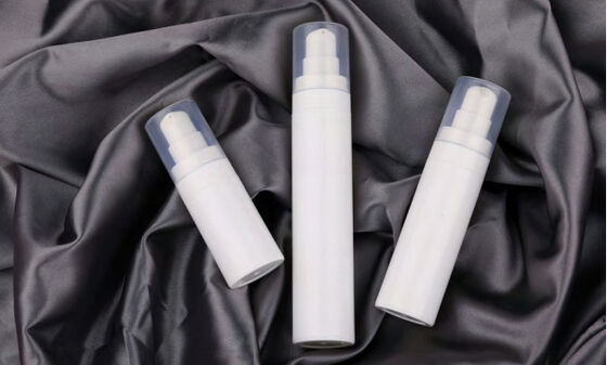 Thùng nhựa không khí bằng PP màu trắng 15ml 30ml có bơm lotion Snap