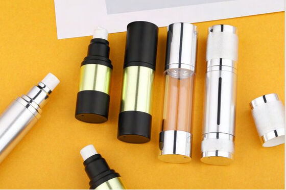 Chiếc chai kem mỹ phẩm sang trọng