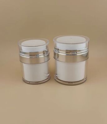 chai bạc cạnh với lớp phủ bên ngoài rõ ràng cho sản phẩm chăm sóc da