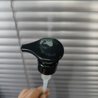 Kylin 24/410 28/410 Máy bơm kem dưỡng da bằng nhựa với khóa trái-bên phải Máy bơm kem dưỡng da xoắn cho kem dưỡng da