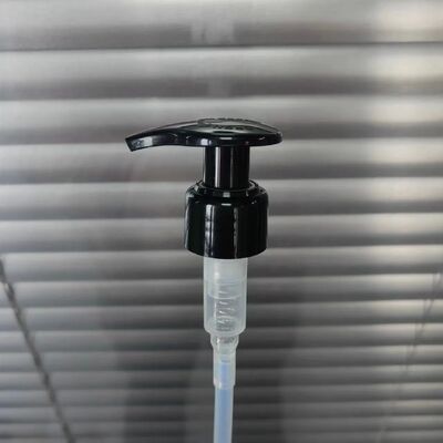 Kylin 24/410 28/410 Máy bơm kem dưỡng da bằng nhựa với khóa trái-bên phải Máy bơm kem dưỡng da xoắn cho kem dưỡng da
