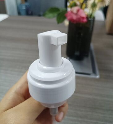 Bơm bọt xà phòng lỏng không tràn PE Bơm kem đa dụng với nắp K515